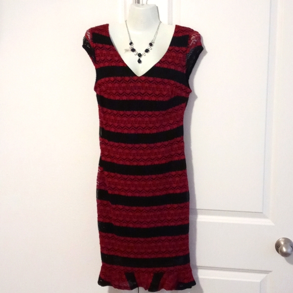 Red and black dress - Picture 1 of 2